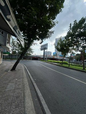 bán nhà hẻm ô tô lê văn sỹ, quận 3. dt: 5,5m x17m (82m2). giá 10,9 tỷ