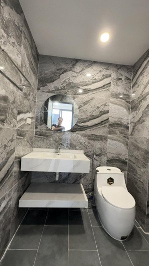 chỉ 5.15 tỷ nhà mới 5 tầng cự khối - long biên,cách 5 phút ra aeon long biên