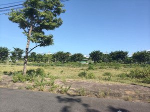 bán đất ngọc dương giá 2.65 tỷ, dt 100m2, tại đường lạc long quân, dọc sông cổ cò, sát biển. giá rẻ