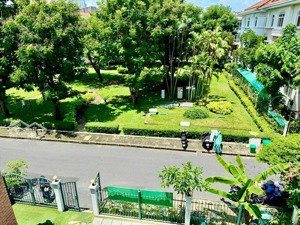 vị trí hiếm có - biệt thự phú mỹ hưng nhìn ra công viên xanh, thoáng mát - an ninh, cao cấp