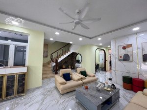 cho thuê biệt thự góc 2 mặt tiền nội thất siêu đẹp