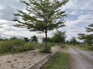 giá 4,5 tỷ,dt 200m2, đất bt tại sentosa riverside, giá đất bt rẽ cực hiếm sát sông cổ cò.