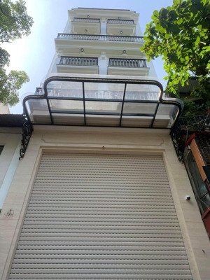 cho thuê nhà ngõ 100 hoàng quốc việt 70m x 7t thông sàn thang máy,mặt tiền 5m lh 