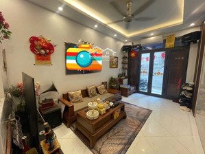 ô tô đỗ cửa nhà nguyễn sơ - nguyễn văn cừ - hàng không giá 8,95 tỷ