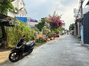 đất xây biệt thự vườn - ngang 9.6 m gần sông sài gòn chỉ 8.5 tỷ