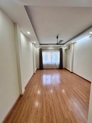 cho thuê nhà mặt phố phạm tuấn tài kinh doanh, dt 50m mt 4m 8 tầng thang máy