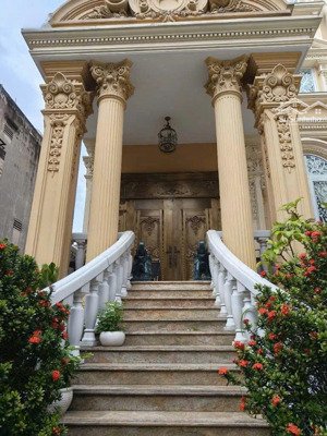 bán gấp building mặt tiền đường phạm đình toái_cmt8 phường võ thị sáu quận 3.giá: 140 tỷ