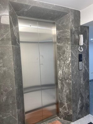 chủ nhà cho thuê nhà lô góc, đẹp, mới, 99m2, 5t; nhà hàng, kinh doanh, văn phòng, phố thái hà 94 tr