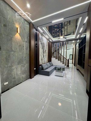 siêu phẩm nhân hòa, chỉ 12,2 tỷ có nhà 42m², 4t, ngõ thoáng, sổ đỏ chính chủ.