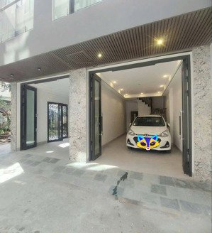 hot. bán nhà vũ đức thận, ô tô vao nhà, tặng nội thất long lanh, gần phố, 6 tầng, chỉ 7.x tỷ