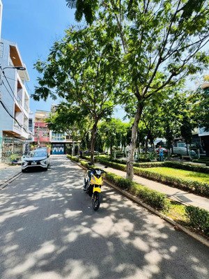 hẻm vip đối diện công viên đường bờ bao tân thắng dt 4mx20m 3,5 tấm giá tỷ tl