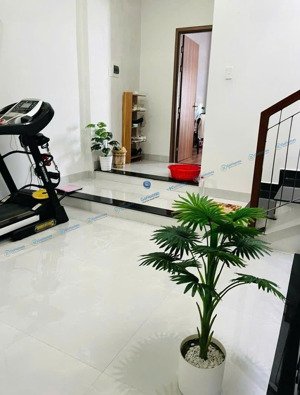 (ncc) cho thuê nhà 3 tầng đường thông gần phạm hùng hòa xuân diện tích đất: 90m², sử dụng: 240m²