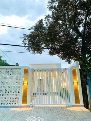 nh vpbank chi nhánh phạm hùng thanh lí nhà như hình , shr , giá tốt .