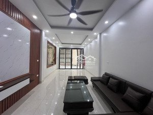 chính chủ bán nhà hoàng mai ô tô vào nhà -ngõ thông -6 tầng thang máy mới cứng .