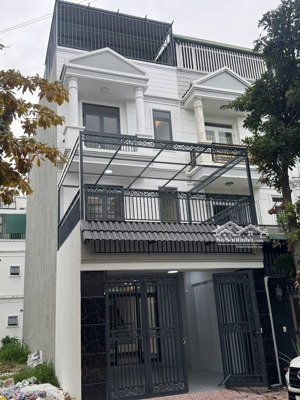 bán nhà mới kdc phúc đạt mặt tiền đường d2
vị trí đẹp tiện ích bán kính 500m ko thiếu thứ gì
