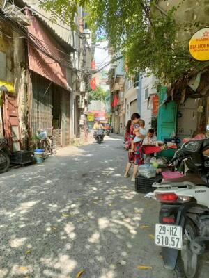 Bán nhà Doãn Kế Thiện 35m2*5T, mặt ngõ thông kinh doanh nhỏ, cách ô tô 30m, nhà đẹp, 9 tỷ