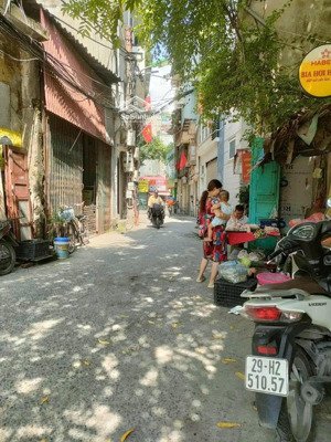 bán nhà doãn kế thiện 35m2*5t, mặt ngõ thông kinh doanh nhỏ, cách ô tô 30m, nhà đẹp, 9 tỷ