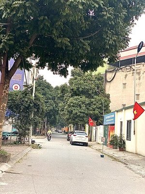 giảm 1 tỷ. bán gấp nr 56m2, 5 tầng 21.4 tỷ phố trần duy hưng, cầu giấy. phân lô, ôtô, kinh doanh