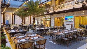 cho thuê nhà mt q5 (ngang 25m 2 tầng tdtsd 2500m2)