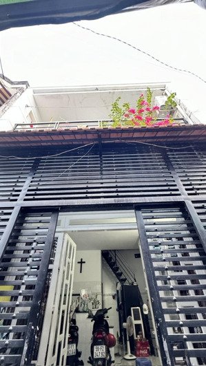 nhà q8 p14 - ngang lớn hiếm 4.5 x 7.5 - gần trường thpt võ văn kiệt - 2 tầng - vào ở ngay.