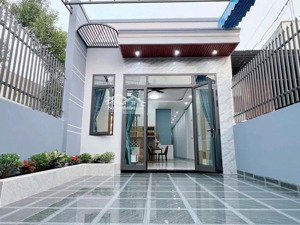 kẹt tiền bán gấp nhà cấp 4 ngay chợ bình chánh, 5x22m, đang cho thuê 15tr/tháng