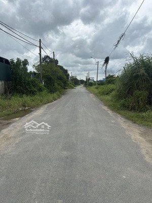 cho thuê kho xửơng 12m dài 30m, giá 14 trỉệu , tại hóc môn đường xe tải lớn xe container.
