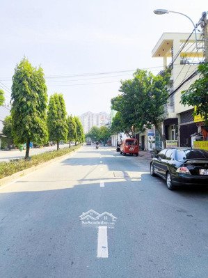 gấp bán gần đại lộ 3, đường 14m ô tô thông, 108m2 giá 8 tỷ