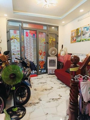 chỉ 4,490 tỷ ngay nhật tảo vài bước nguyễn tri phương 3 tầng trung tâm quận 10 .