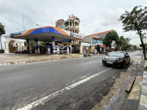 chính chủ gửi b á n siêu phẩm thư lâm đông anh, thông ô tô bàn cờ, mặt tiền khủng. an sinh đỉnh.