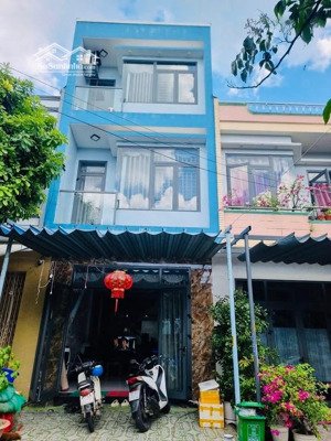 bán căn nhà 3 tầng còn mới đường dương đức hiền