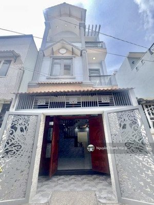 bán nhà 3 tầng đúc hẻm xe hơi lê văn khương quận 12 giá rẻ 5,68 tỷ
diện tích 70m2 (5x14)