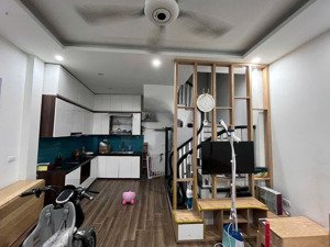 việt hưng .5 tầng . 10 triêu. ( ctl) lh zalo) cho thuê nguyên căn nhà phố việt h