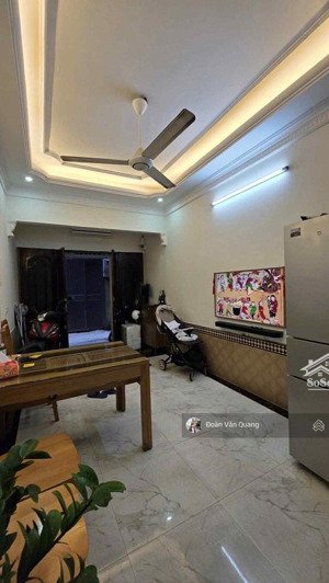 ( rẻ, hiếm) bán nhà hào nam. ngõ thông rộng, dòng tiền tốt. dt 50m2 x 5tầng x mt 4m x giá 11 tỷ.