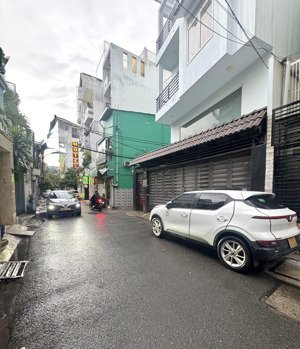 đường phan xích long, phường 2 - nhà 3tầng (5 x 9) 5p ngủ - 10m ra đường oto tránh chỉ 8.25tỷ