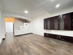 bán nhà mặt phố trần hữu trang, 14 tỷ, 61 m2, đẹp, nhiều tiện ích