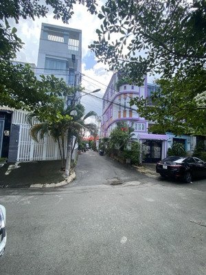 bán căn nhà ô tô tận cửa, kế khu dân cư gia hoà.