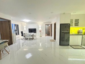 chính chủ gửi bán nhanh 3pn2wc cc petroland có nội thất có ban công view thoáng 105m2 giá 4.6tỷ shr