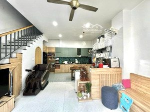 ngã tư hàng xanh,xô viết nghệ tĩnh,bình thạnh,tặng full nội thất cao cấp,4tầng btct,50m2,chỉ 7,x tỷ