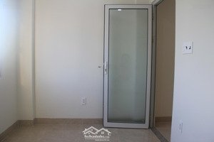 phòng studio 16m2 sẵn nội thất cách đhspkt chỉ 5'' đi bộ