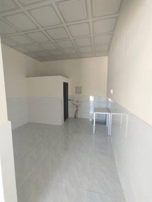 còn 1 phòng mới xây mặt tiền lộ ô tô kdc hưng phú 1 - gần siêu thị go & trung tâm tp cần thơ