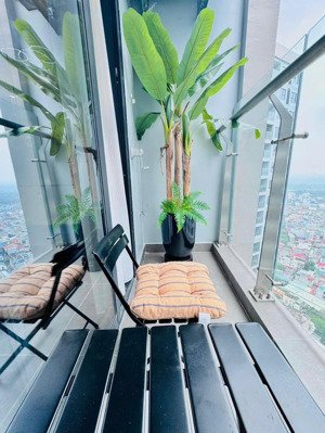 gấp chuyển nhượng căn hộ full nội thất chỉ vài bước chân tới aeon mall. hotline: 