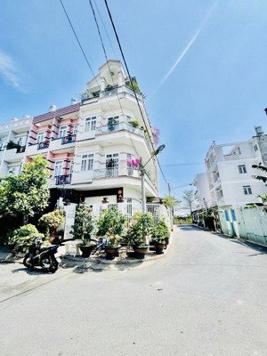 bán nhà 4 lầu, lô gốc, nhà bè,96m2 chỉ 7,5 tỷ