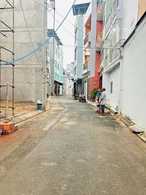 bán nhà hxh 6m lạc long quân - giáp quận 10, dt: 5x14m [vuông vức]. giá: 8.5 tỷ