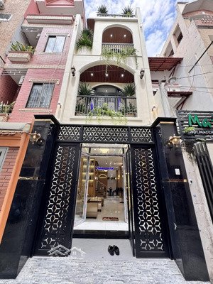 bán căn nhà võ văn tần,q3.giá[2tỷ 580].dt:47m2.sát bên cv tao đàn.hxh 5m oto quay đầu.bv da liễu