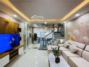 nhà nhỉnh 3tỷ phú nhuận - ngay đường hoàng diệu. dt 62m2 - 1 trệt 2 lầu - 4pn. sổ riêng. hẻm xe hơi