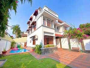 cho thuê biệt thự mới đẹp 3 tầng nguyễn ư dĩ, p.thảo điền, 20m x 35m, 4.000 usd