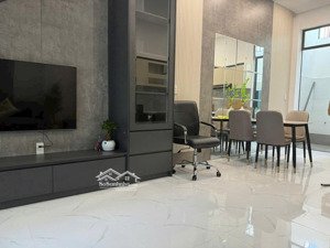 bán nhà mới xây kdc hòn xện dt 62,3m2 có sân đậu ô tô full nội thất, tiện ích đầy đủ, giá 4,8 tỷ