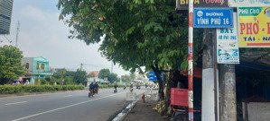 mình cho thuê nhà nguyên căn 3 phòng ngủ, 3 vệ sinh đường nhựa gần bệnh viện hạnh phúc