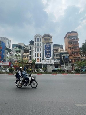 cho thuê nhà mặt phố nguyễn khánh toàn mặt tiền 10m, 200m2, 2 tầng, đẹp, nhiều tiện ích