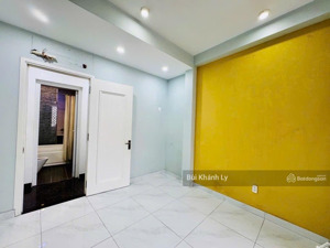 phú nhuận khuvip phan xích long nguyễn công hoan 6 tầng hđ 20tr/tháng